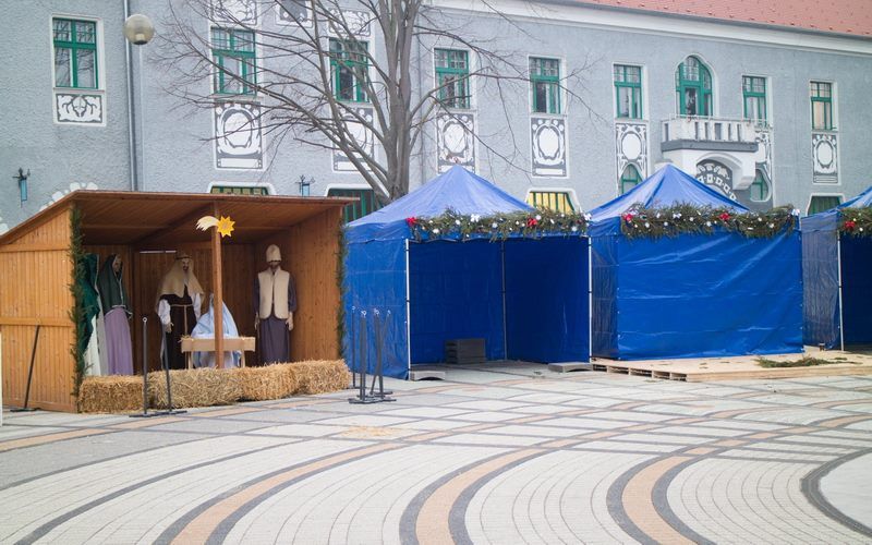 Nyit az adventi vásár