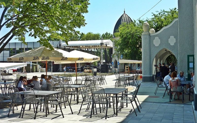 Megnyílt a főtéri kávézó