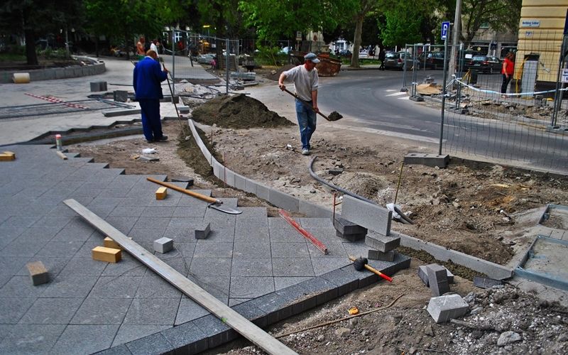 Figyelem, főtéri útzár!