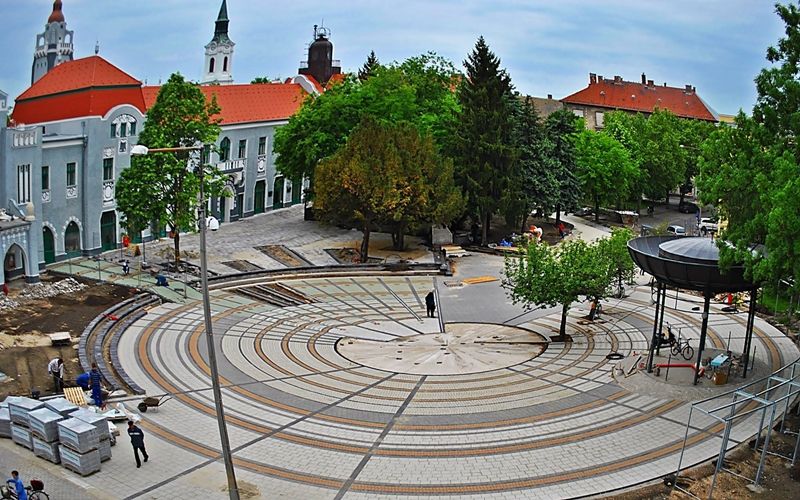 Használatba adják a főteret
