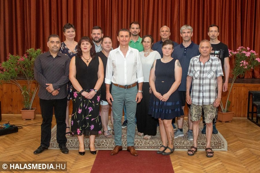 Fotómániások – tizenhármak kiállítása (galéria)