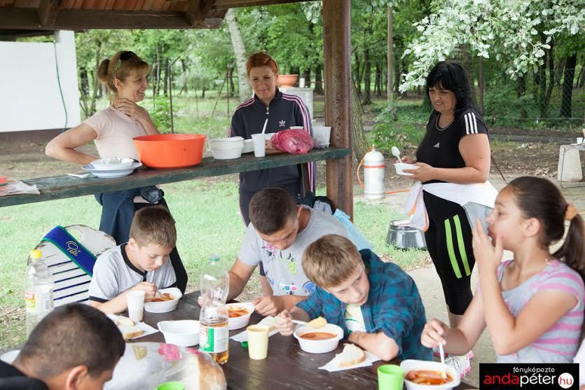 Nagy buli volt a bográcsozás