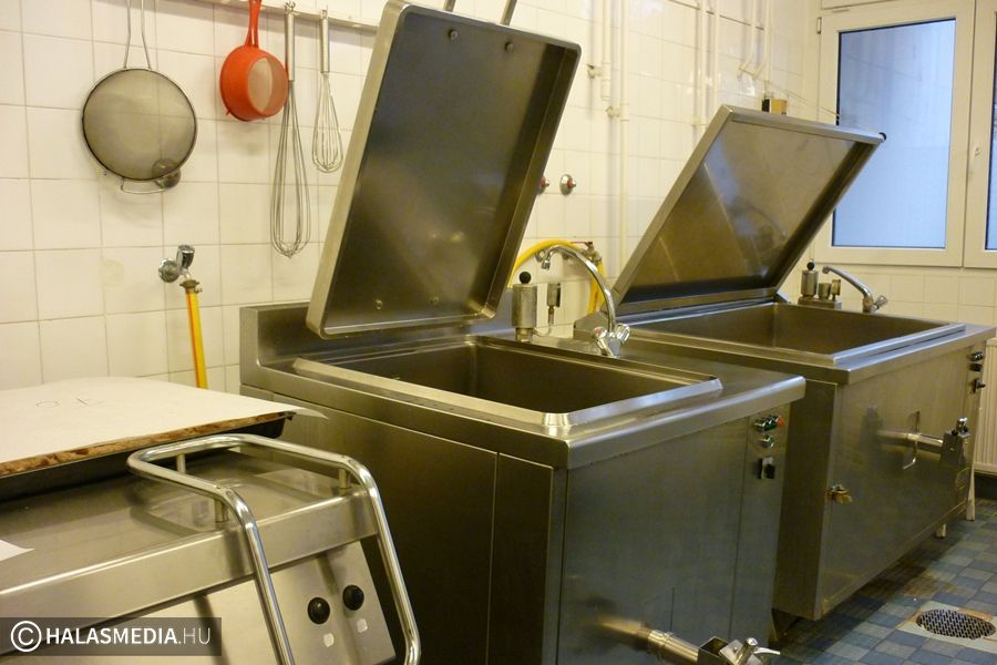 (►) Koronavírus: pótolták a kiseső konyhát, védőnői kapcsolattartás telefonon