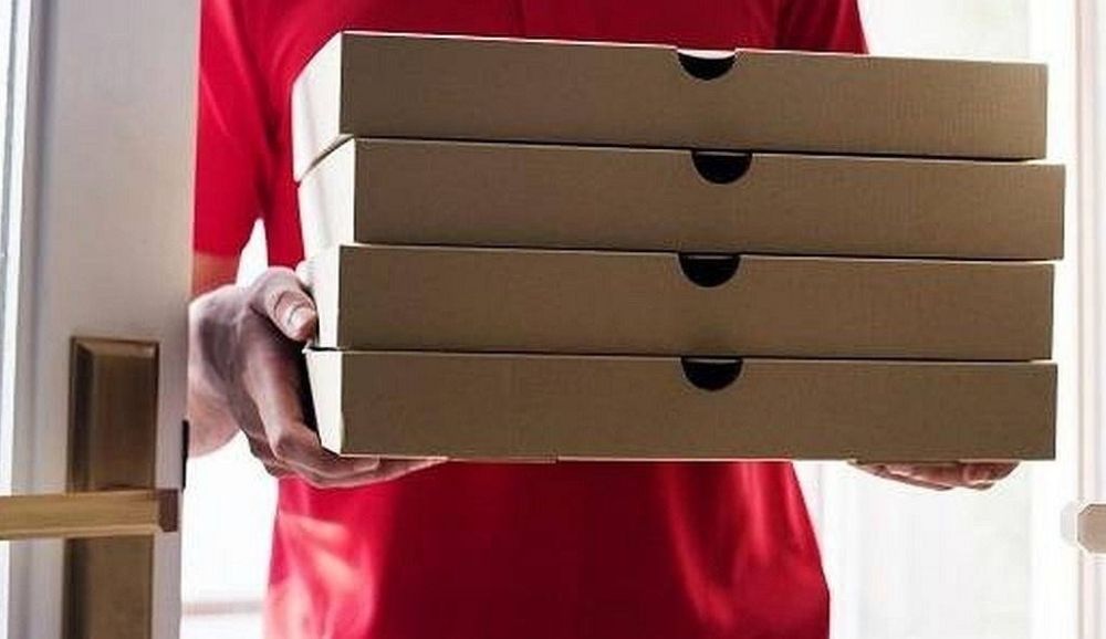 Megütötte az ételfutárt, pénzbüntetésre ítélték a férfit