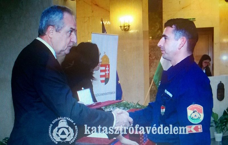 Bátorságért Érdemjel Juhász Gábornak