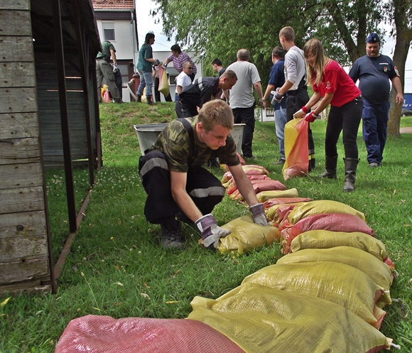 (►) Riasztják őket, ha baj van
