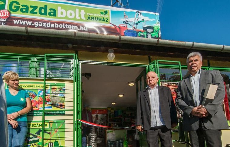 Gazdabolt Balotaszálláson 