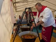 Rekordnevező és közönség a Gulyásfesztiválon