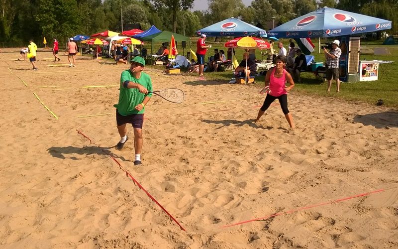 Gyorstollas-show a strandon