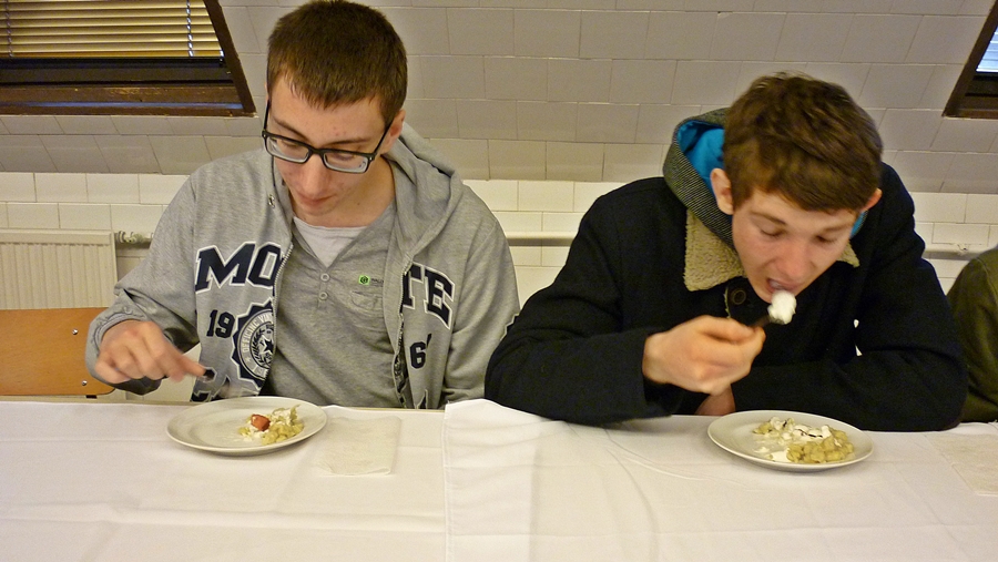 Határtalanul együttműködési projektnap a Humánban