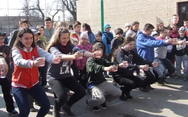 (►) Az ország legjobbja lett a Felsővárosi-iskola