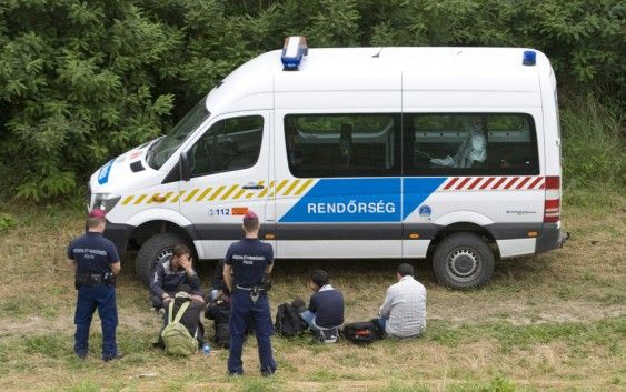 Szerb embercsempészeket vádolnak