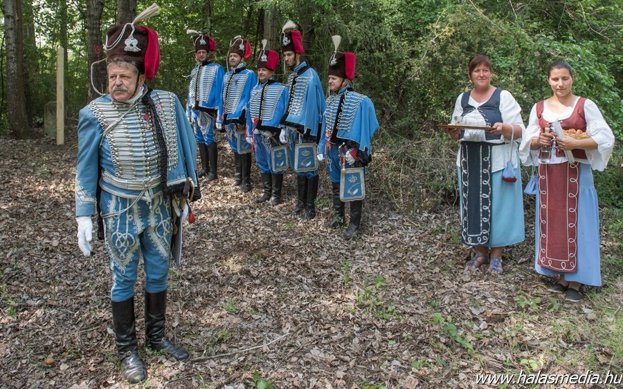 Áll a tizenkettedik határjel (galéria)