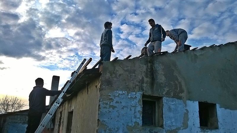 Kolompárék fölé fedél került