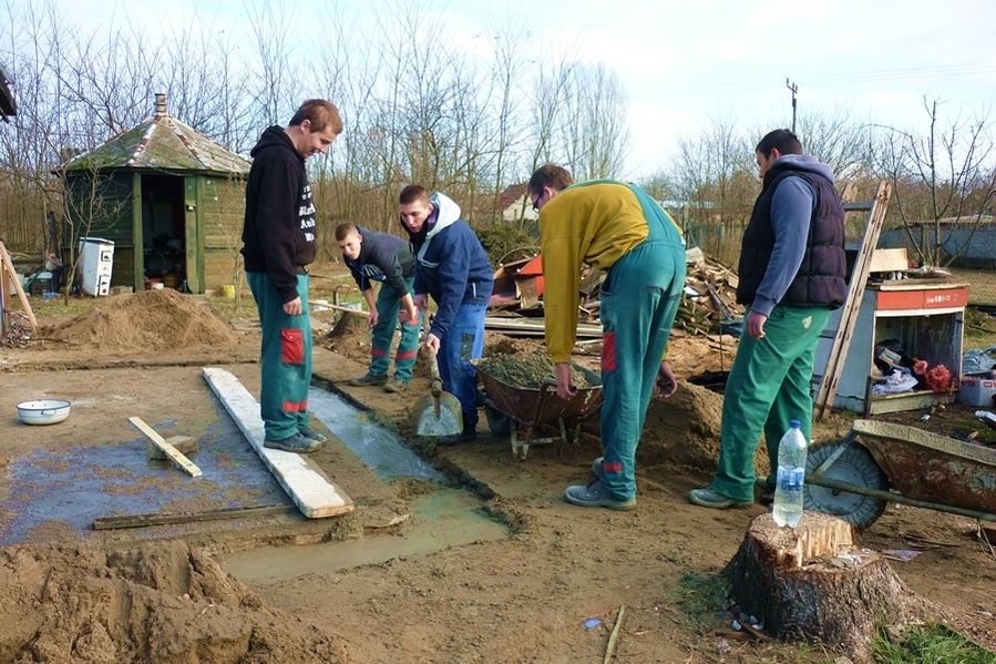 Újjáépítik a kiégett házat