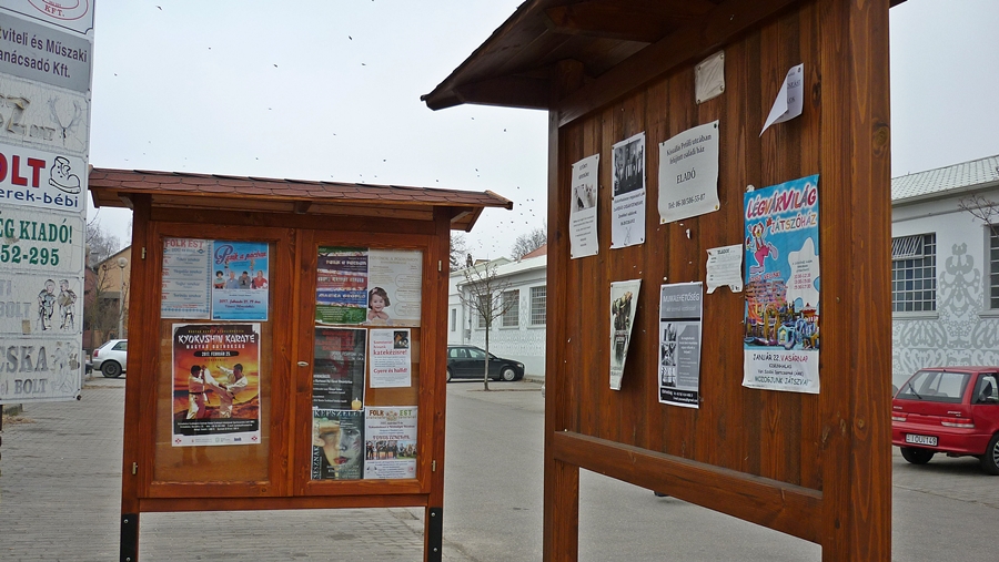 Megszokták az emberek hirdetőtáblákat