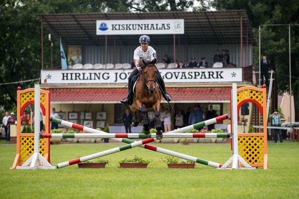 Középkori Majális és Szabadidős Lovasverseny