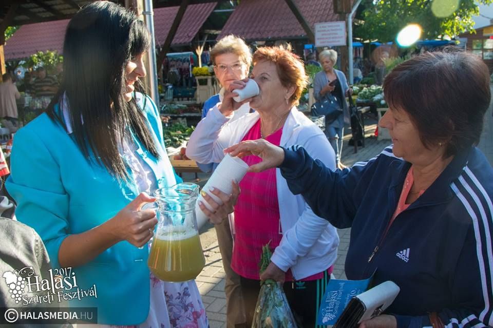 (►) Szüreti hívogató a szerdai piacon