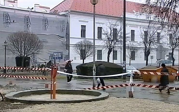 Zárva lesz a főbejárat (videó)