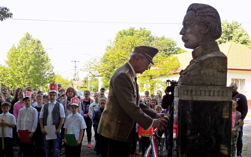 Honvédelem napi ünnepség