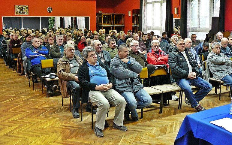 (►)Viharos horgászközgyűlés