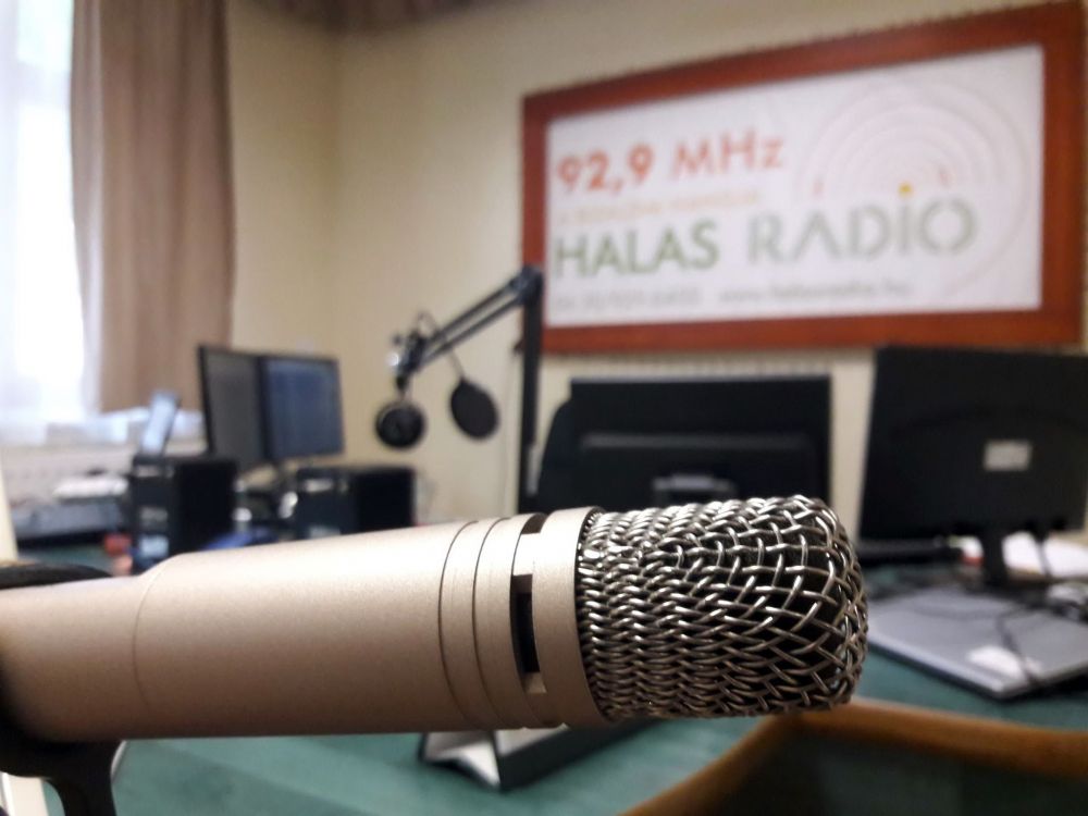 Újabb 5 évig szólhat a Halas Rádió