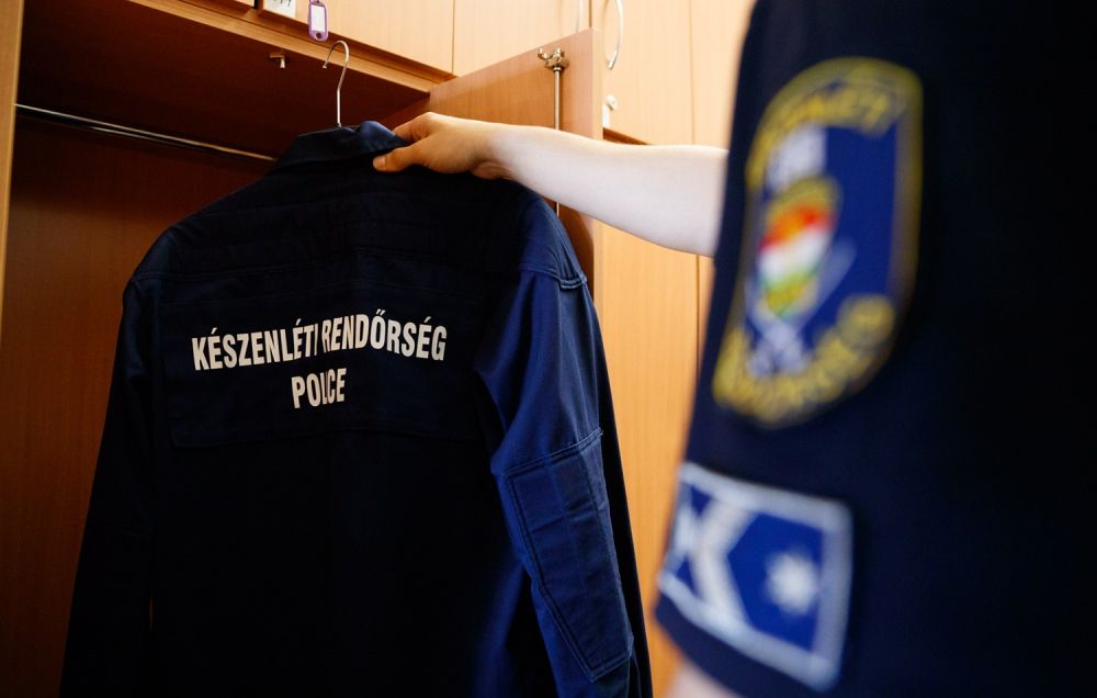 Ötvennégy új halasi határvadász