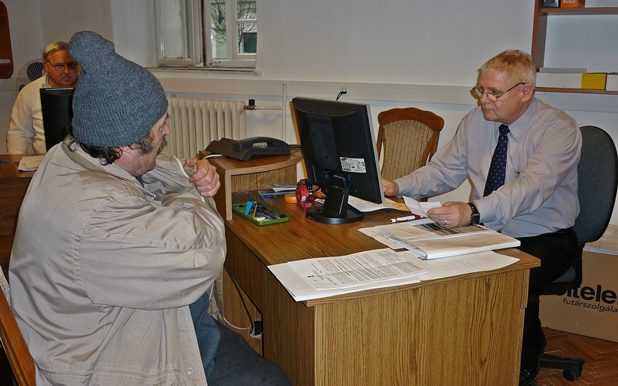 Kipakolták a képviselői irodát