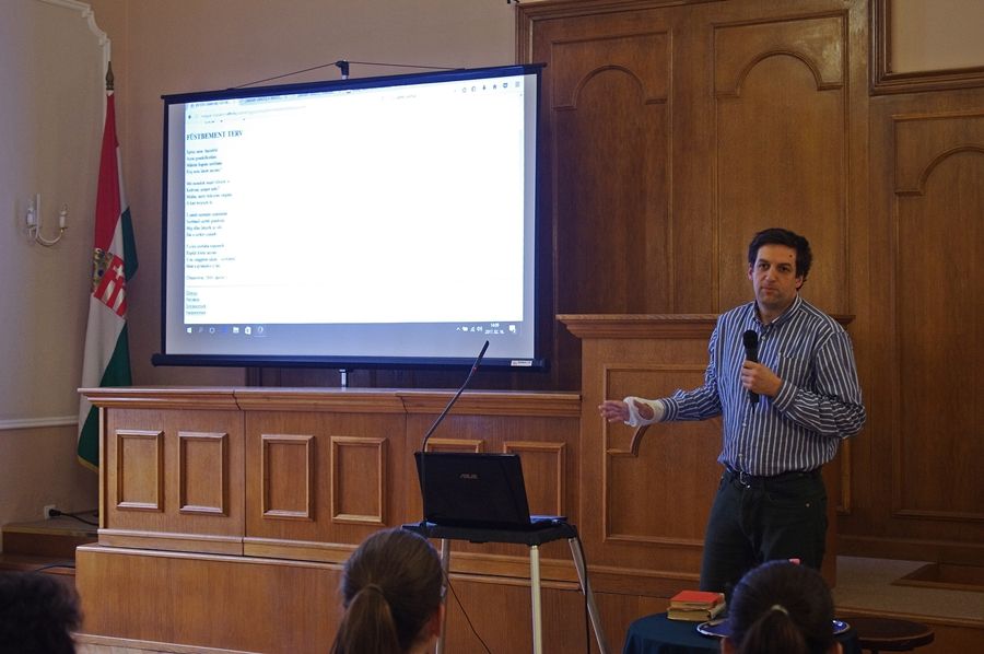 (►) Az irodalom visszavág