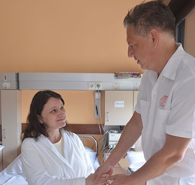 Bravúros műtét mentette meg a halasi kismamát és a babáját