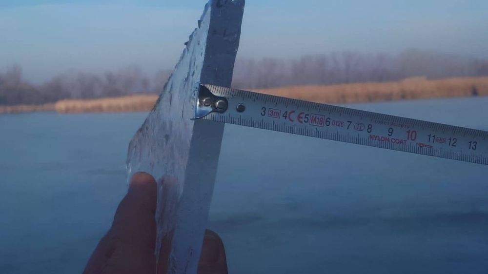 Vékony még a jég a Sóstón