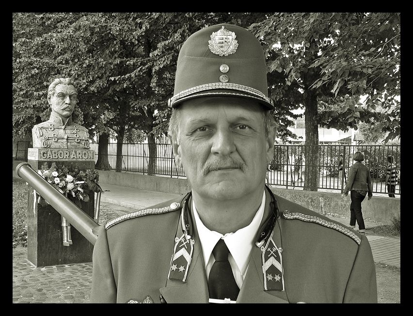 Elhunyt Szegletes László