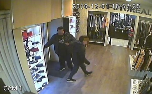 Értékes kabát tűnt el egy halasi boltból