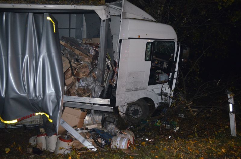 Kamionbaleset az 53-as úton