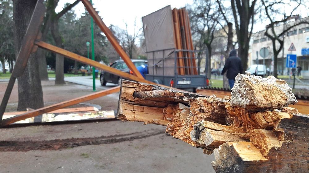 Kijavítják az elkorhadt székelykaput