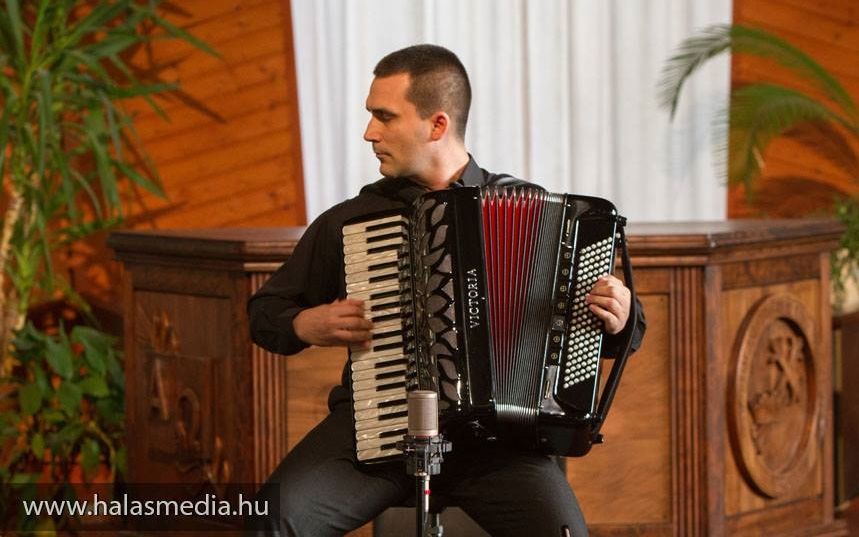 Egyszerűen harmonika