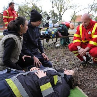 Diákok oltottak, mentettek