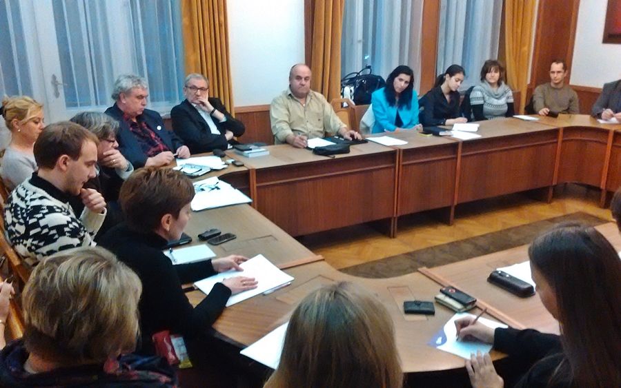 (►) Összefognak a fiatalok érdekében