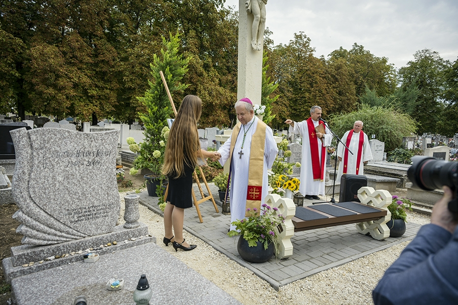Megújult a Volovár-kereszt a katolikus temetőben