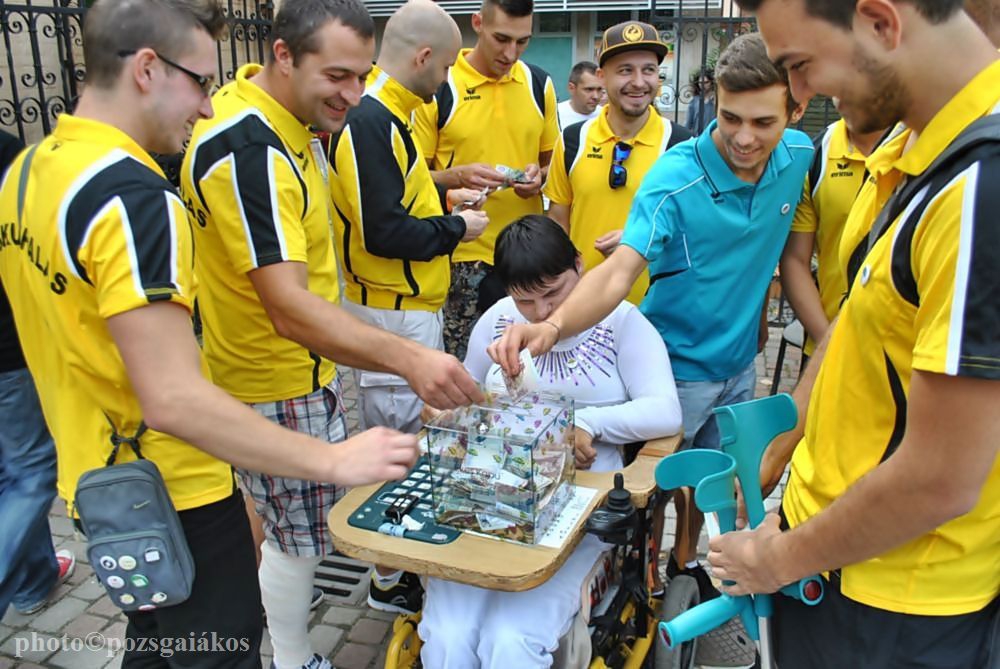 Minden esernyő és hűtőmágnes gazdára talált