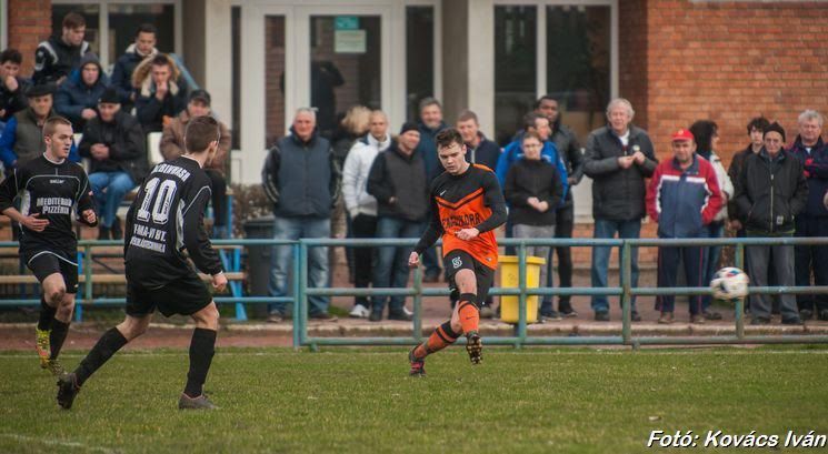 (Kun)szállást foglalnának