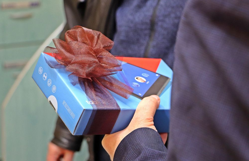 (►) Időben regisztráltak, telefont, tabletet kaptak