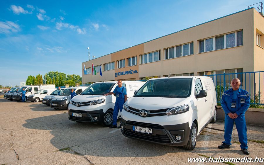 Új járművek a biztonságos vízszolgáltatáshoz (galéria)