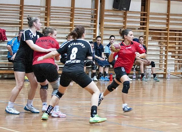 Idegenben nyert a KNKSE