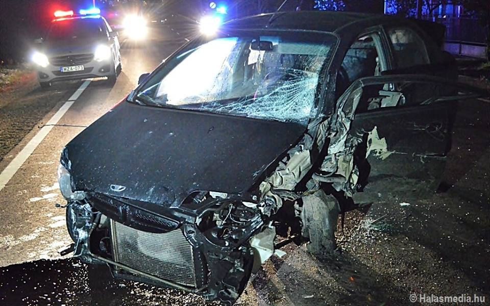 Ketten sérültek a frontális karambolban