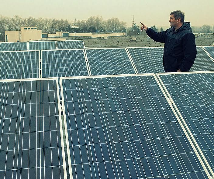 Valami történik a bezárt Levi’s területén