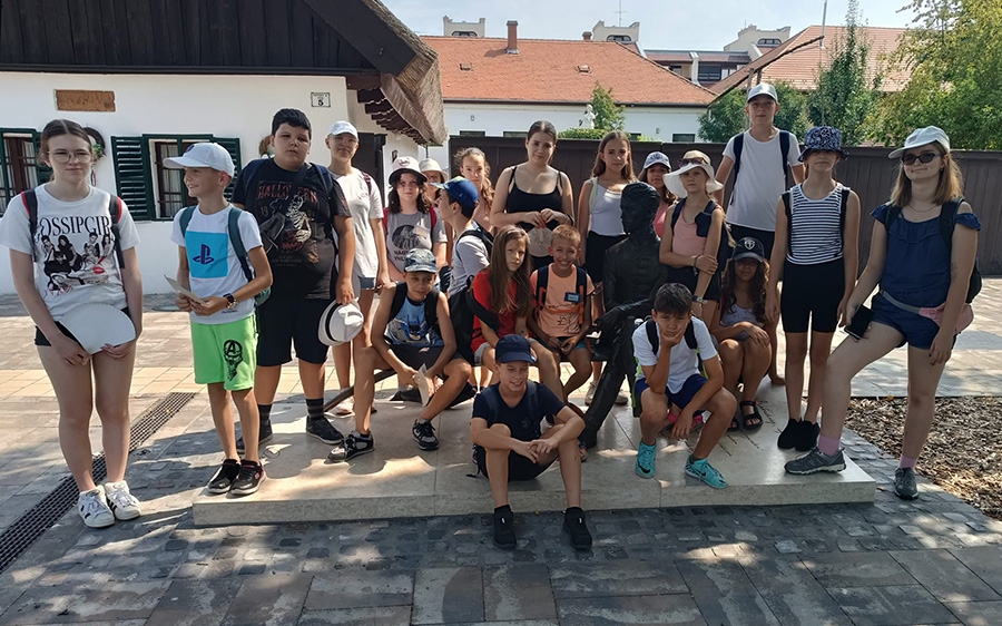 (►) A hagyományok és a történelem mentén a könyvtári táborban (galéria)