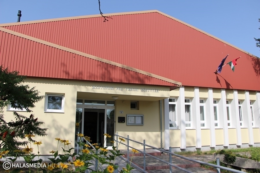 Díjmentes beiratkozás és megbocsátás napja a halasi könyvtárban