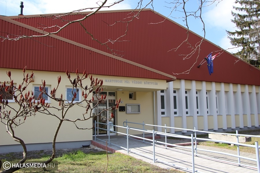 Újra lehet könyveket kölcsönözni