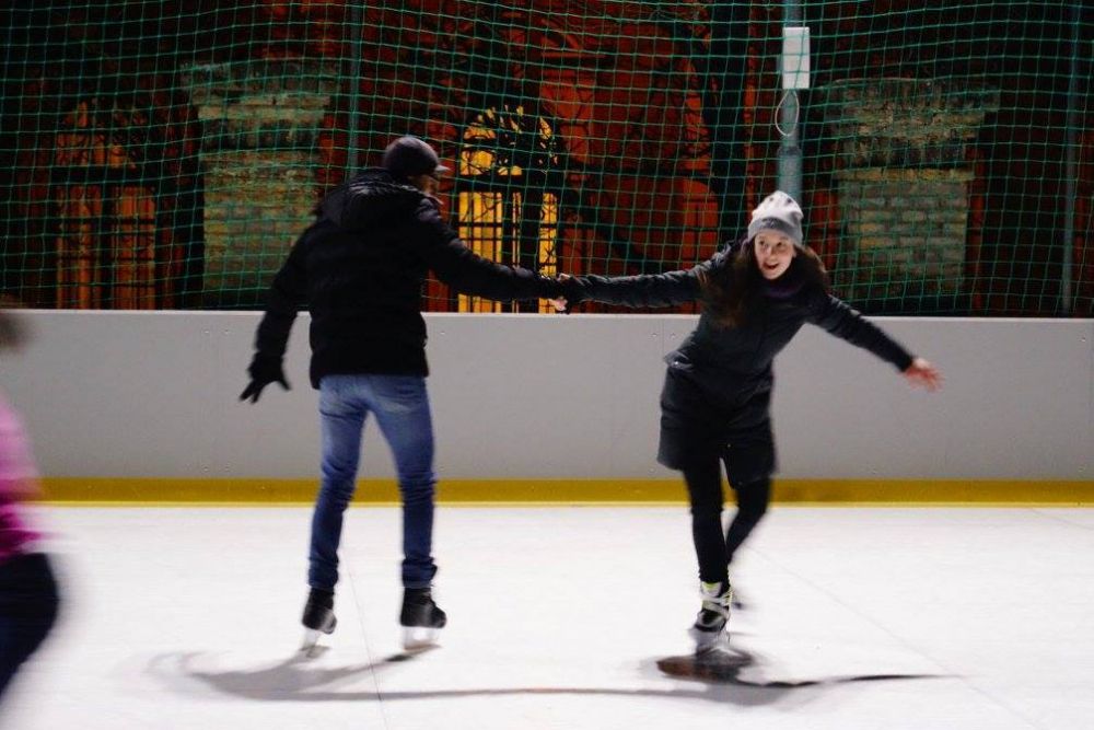 Egy héttel később nyit a koripálya